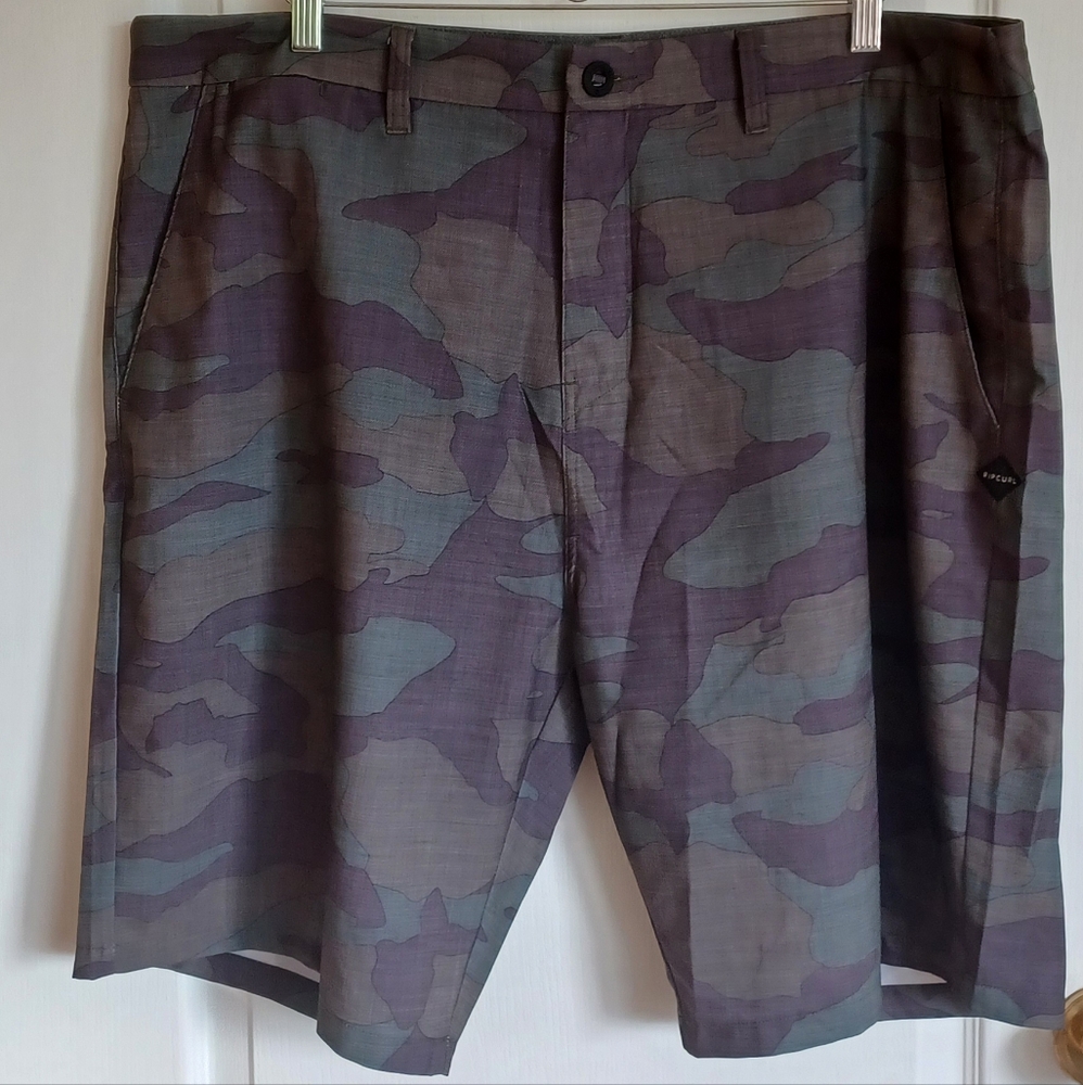 MEN'S RIP CURL HYBRID BOARDWALK THE SURFER'S WALKSHORT IN WATER/ON LAND SIZE 42
